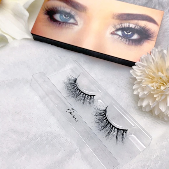 Divine lashes - Picture 1 of 2